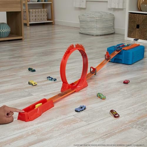 Hot Wheels Toy Car Track Set, Track Builder Playset Flame Stunt Pack with 16 Component Parts & 1:64 Scale Vehicle in Modular Storage Container
