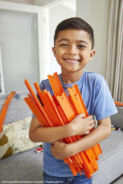 Hot Wheels Track Builder Straight Track with Car, 15 Feet - Styles May Vary, Orange and Blue (BHT77)