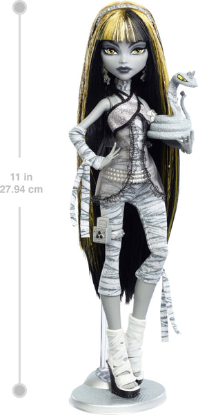 Monster High Reel Drama Doll, Cleo De Nile Black and White Reproduction Collectible with Doll-Size and Life-Size Posters, Horror Flick Theme, and Pet