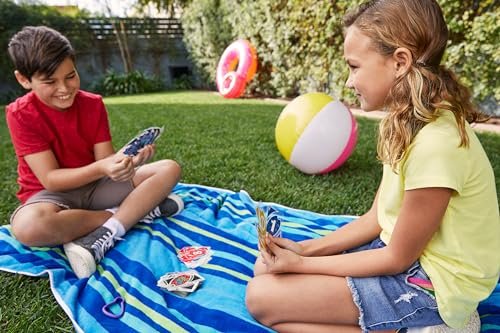 Mattel Games UNO Splash Card Game with Waterproof Plastic Clear Cards for Outdoor Camping, Travel and Family Night, 2-10 Players Ages 7+