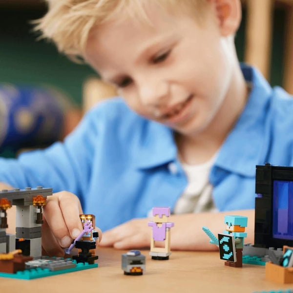 LEGO Minecraft The Armory Building Set, Includes Popular Minecraft Figures Alex and Armorsmith, Action Toy for Gamers and Kids, Gift for Boys and Girls 7 Years Old and Up, 21252